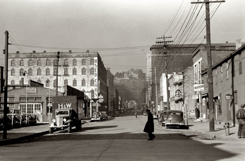 Photo of: Dubuque: 1940 -- April 1940. 