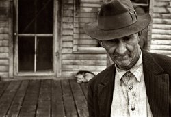 October 1935. "One of the few remaining inhabitants of Zinc, Arkansas, deserted mining town." View full size. 35mm nitrate negative by Ben Shahn.