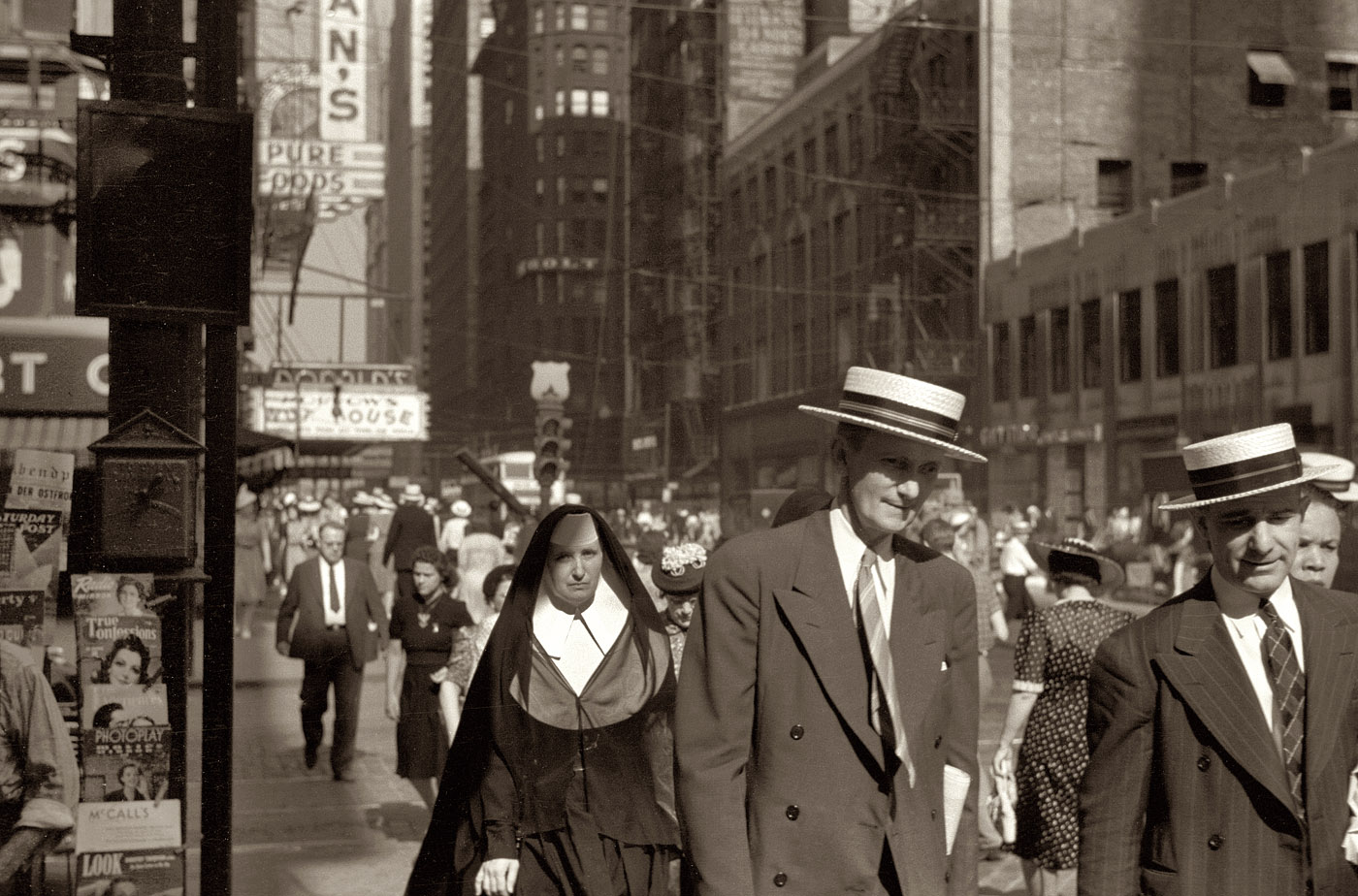 July 1941. Street scene in Chicago on Washington at Dearborn. 35mm nitrate negative by John Vachon for the FSA. View full size | Another view.