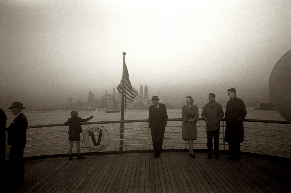 December 1941. "Lower Manhattan seen from the S.S. Coamo leaving New York." View full size. 35mm negative by Jack Delano. Office of War Information.
