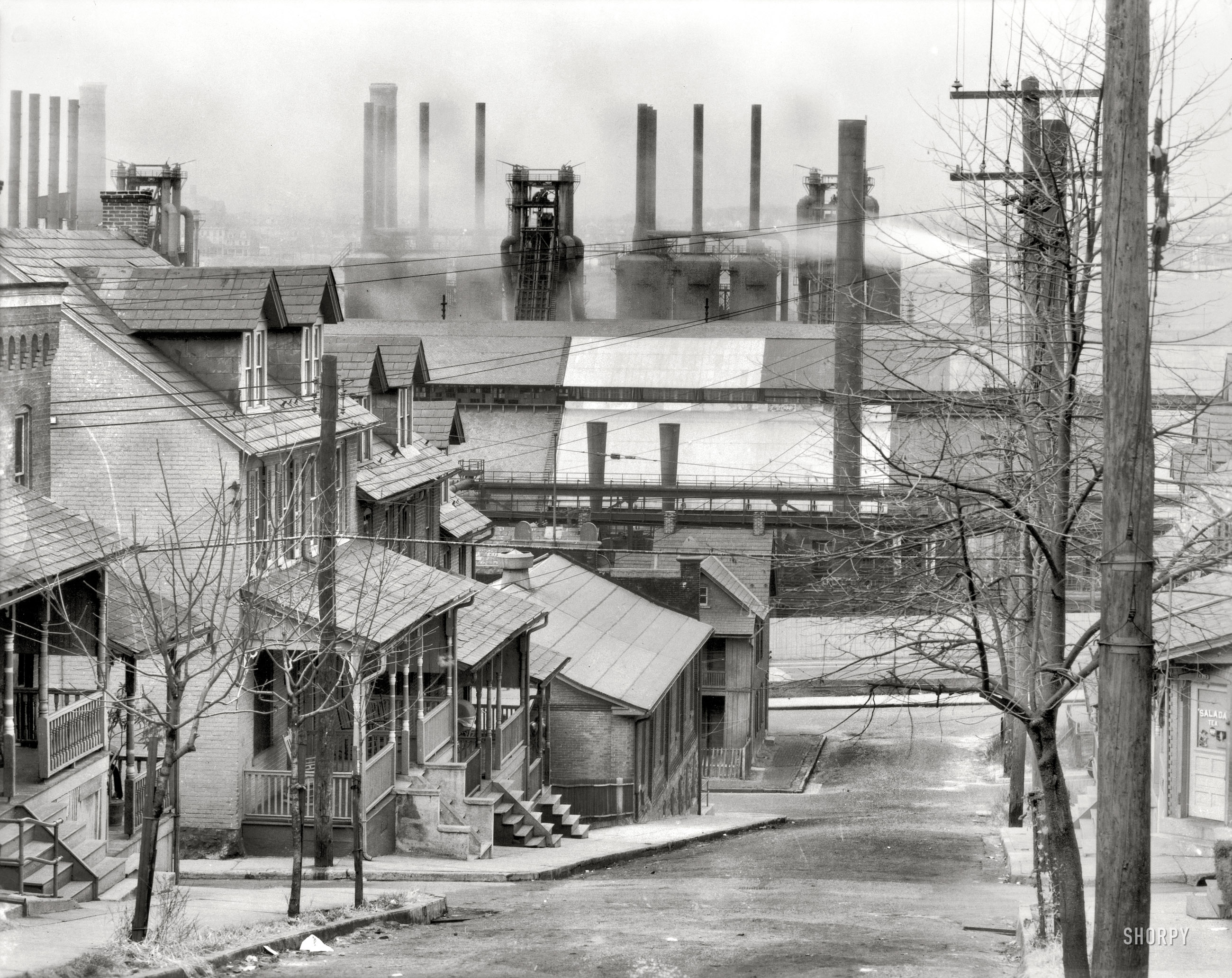 November 1935. "Bethlehem houses and steel mill. Pennsylvania." 8x10 inch nitrate negative by Walker Evans for the Resettlement Administration. View full size.