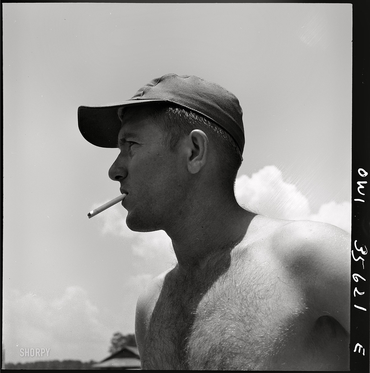 July 1943. "Myrtle Beach, S.C. Air Service Command. Mobile chief Technical Sergeant Vasile Choken, whose home is in Akron, Ohio. In civilian life he drove a truck, ran a filling station and spent two years in the Civilian Conservation Corps." Photo by Jack Delano for the Office of War Information. View full size.