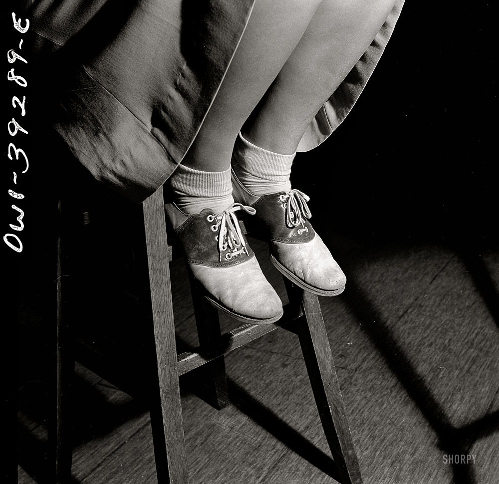 October 1943. "Washington, D.C. Saddle shoes are still popular at Woodrow Wilson High School." Just add Frankie and stir. Medium-format nitrate negative by Esther Bubley for the Office of War Information. View full size.