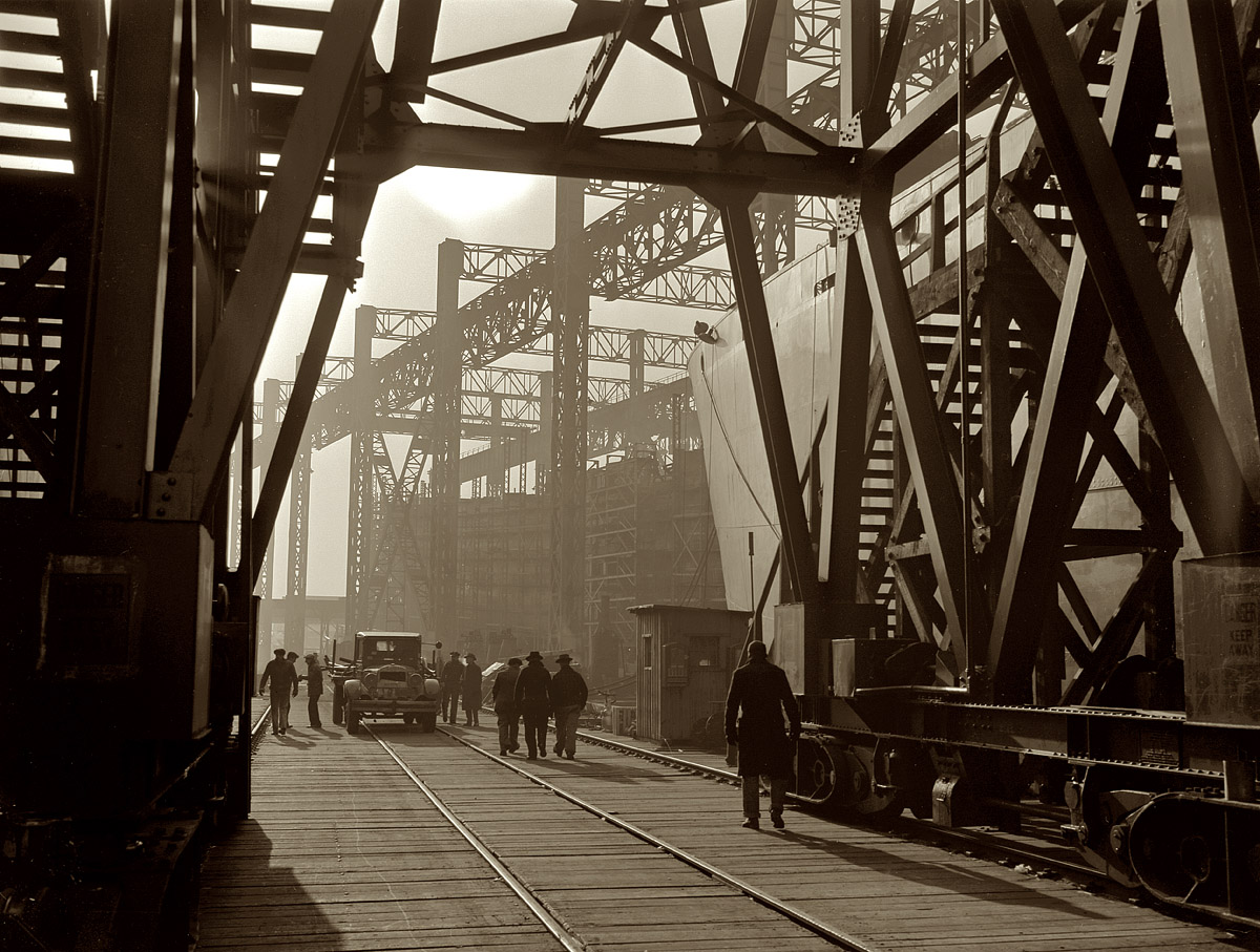 Bethlehem-Fairfield Shipyards, Baltimore. 1941. "Between the ways of this large Eastern shipyard run tracks for flatcars carrying materials or sections to be hoisted onto the deck of Liberty ships under construction." View full size. Medium format nitrate negative by Alfred Palmer.