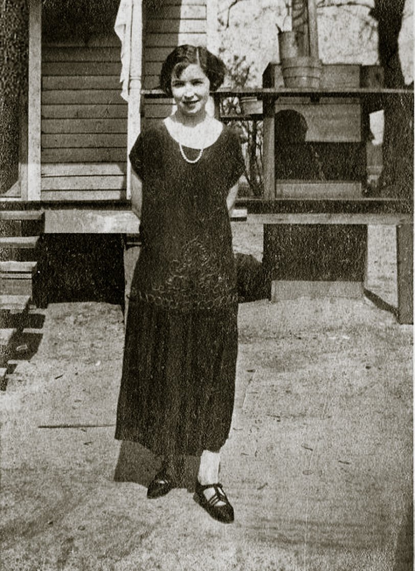 Ada Zulimer Traywick, about 1920, Billingsley, Autauga County, Alabama. View full size.
