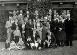 A reunion of the Anger, Wolfe, Wangmann families in Rochester, New York c. 1930.  Location is unknown. A few individuals have been identified, submitter will respond to inquiries. View full size.
(ShorpyBlog, Member Gallery)