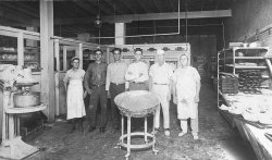 Biloxi Bakery Workers, 1913 - Biloxi, MS