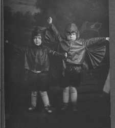Jane and Mary Alice Cunningham approx 1919, posing in halloween costumes.
batgirlsvery great picture!!
(ShorpyBlog, Member Gallery)