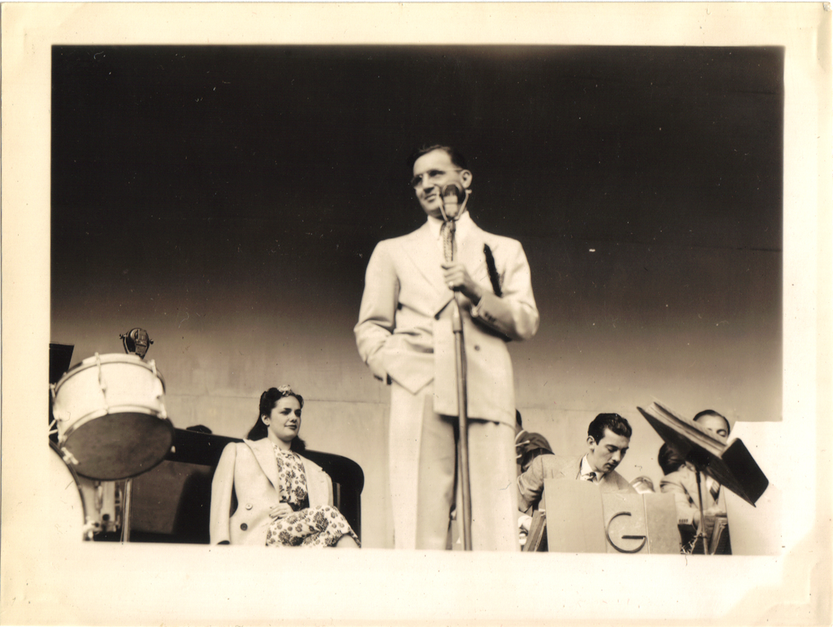 Benny Goodman, photographed by a sailor from the USS California at the Golden Gate Exposition of 1939.  Great shot showing Benny and singer Louise Tobin.