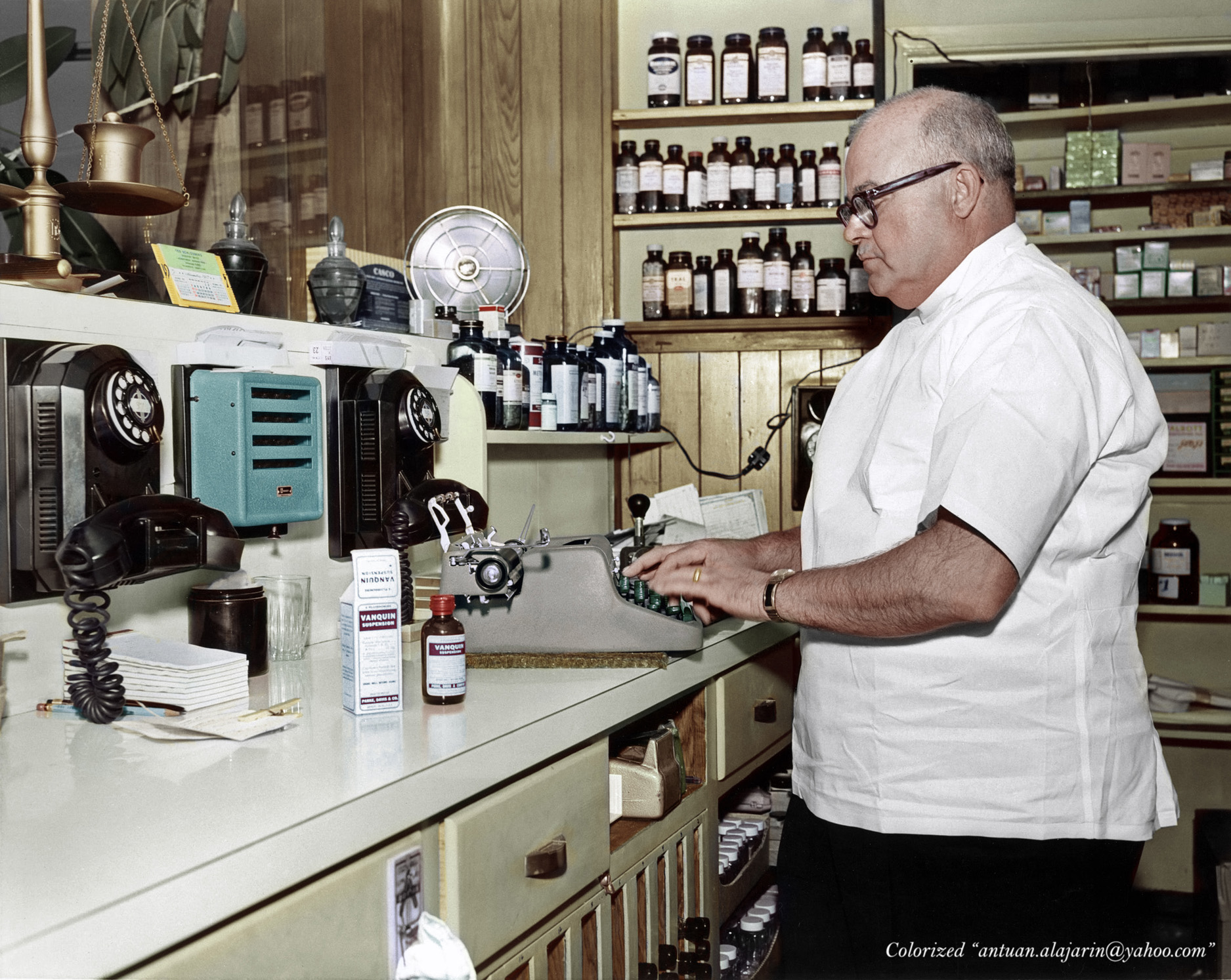 Colorized from this Shorpy member photo. View full size.