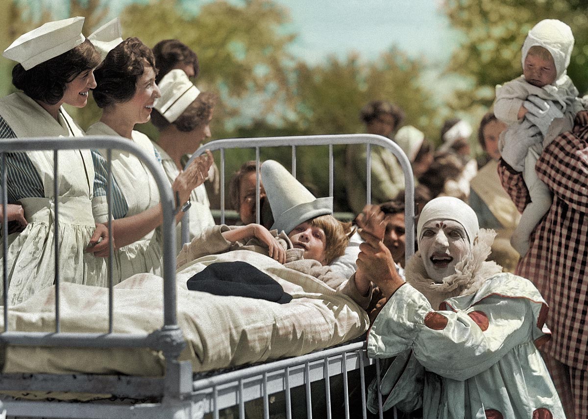 Colorized from this Shorpy photo.