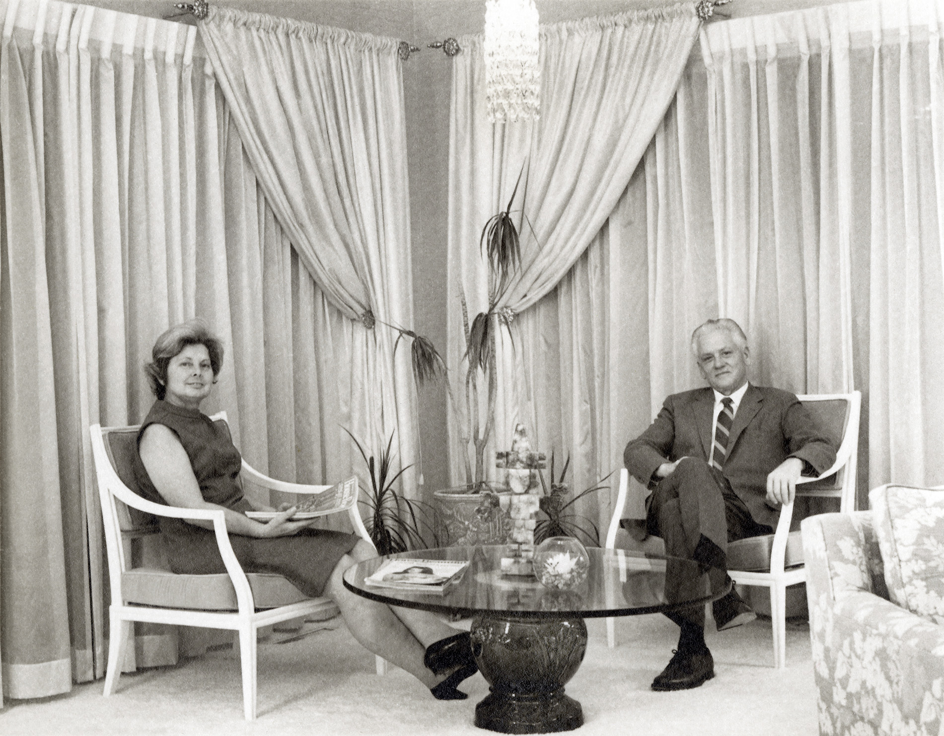 1967. Susie and Oliver Baugher relaxing in their Waynesboro, Virginia, home. Their house was genuine mid-century modern but their style and grace were from another era. The perfect hosts, they always made you feel good about yourself (style and grace Rule 1). Susie lived to be 100. View full size.