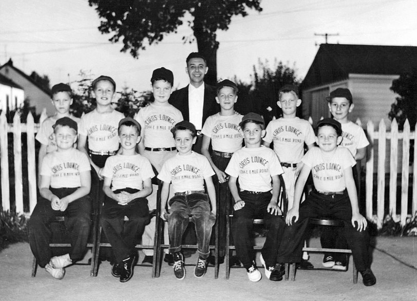 Ciro's Lounge, 12344 E 8 Mile Rd, Detroit, Mich. sponsored this ball team sometime between 1950-1970. View full size.
