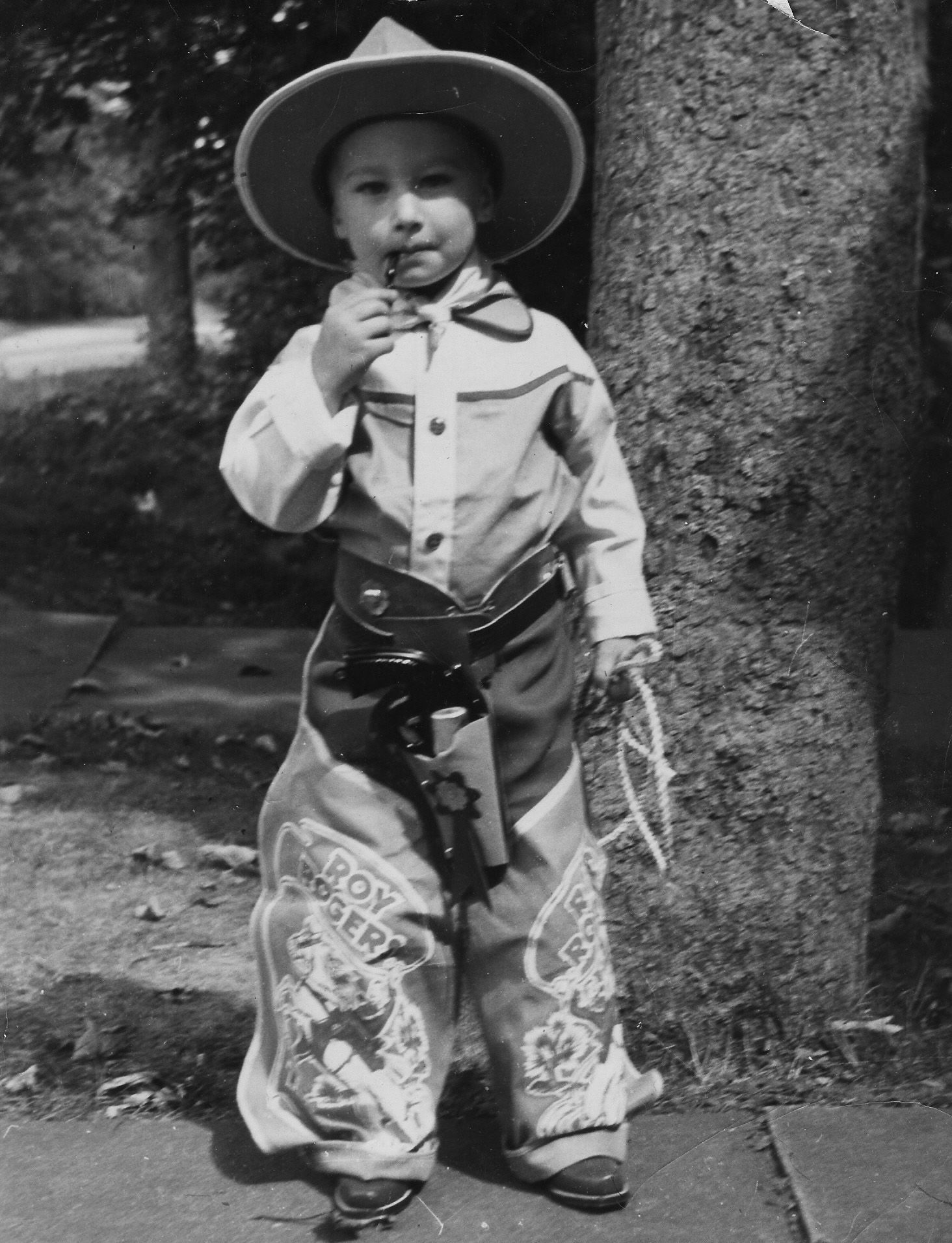 Labor Day visit from my Grandma Witzell. She always brought me a new gun. This time she brought me the complete outfit. 1950 was a great year. View full size.