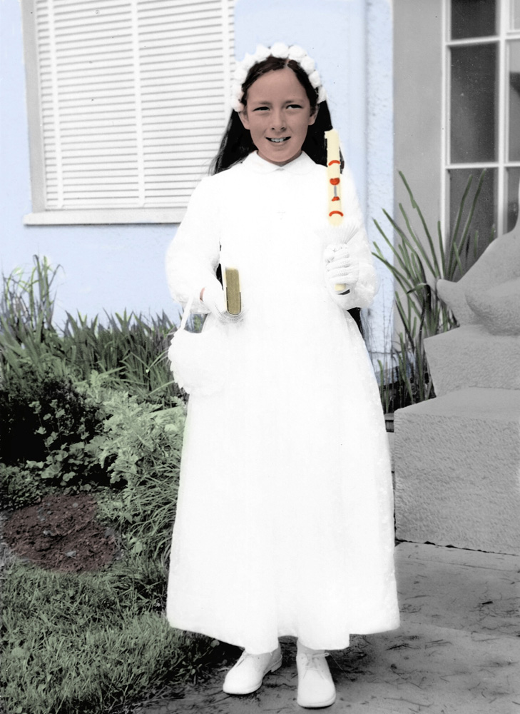 My aunt Elisabeth's First Communion in Niederrohrdorf, Switzerland, 1962. She's now 60+ years old and a great mom and grandmother.
