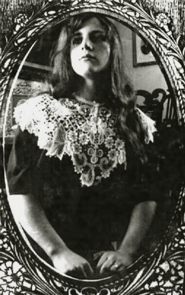 A distant cousin, Elizabeth Susan Baker: B. 1895 England D. 1987 Ohio. The picture was taken in Sandusky Fremont Ohio about 1912.