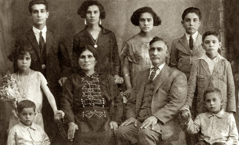 This is the Apud Family. In the center, my great-grandparents. They came from Syria to Tucumán (Argentina) in the late 1800's. In the left-bottom corner, the youngest of eight children: my grandfather Pedro. According to my mother, this family picture was taken in 1924.
