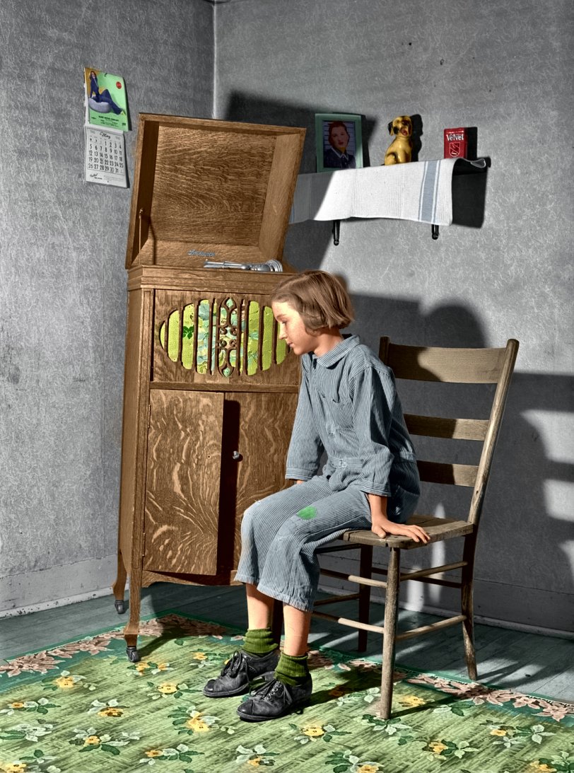 A colorized version of this 1940 photo by John Vachon. View full size.
