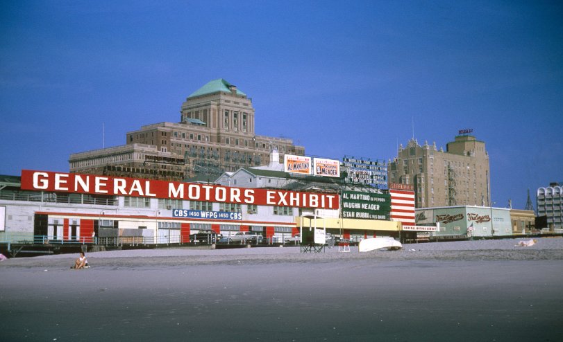Another look at the fading Atlantic City from my grandfather's family trip in 1964. View full size.
