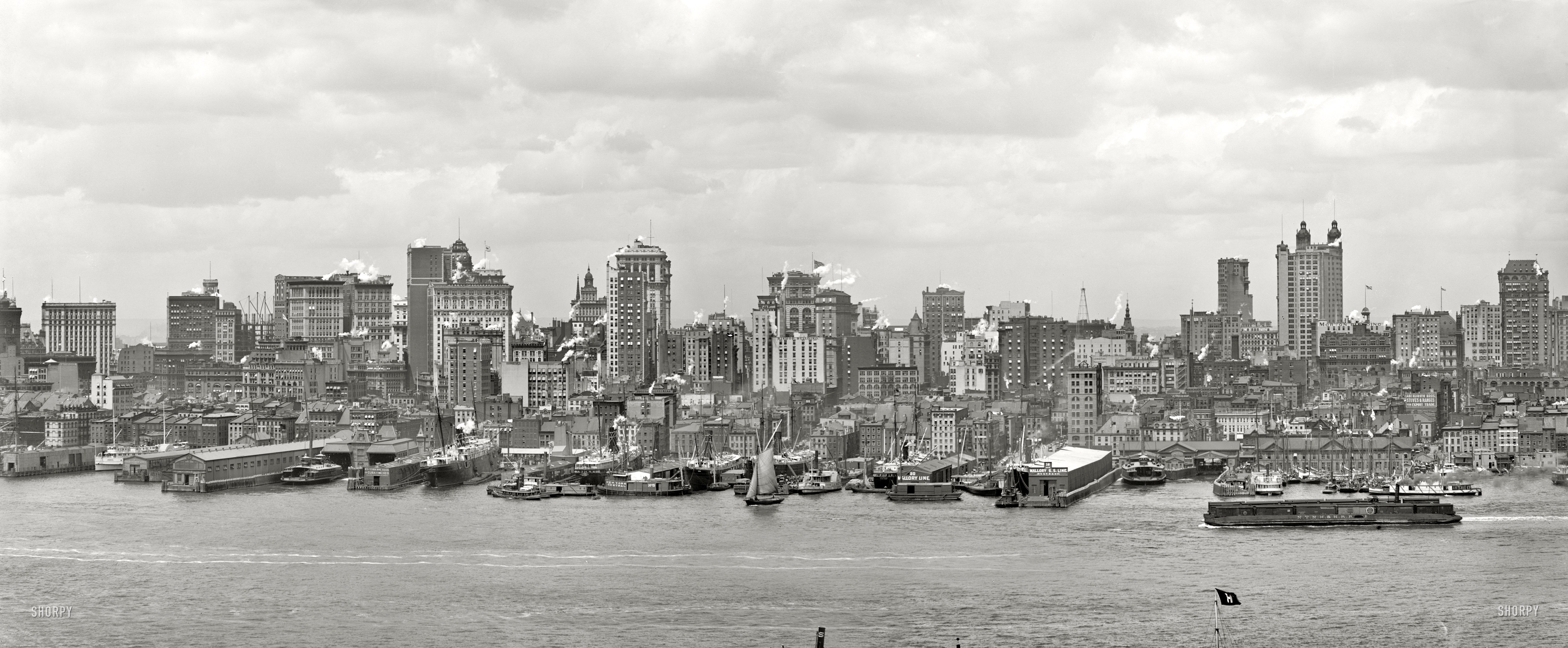 New York circa 1906. "Manhattan skyline and East River." Panorama of two 8x10 inch glass negatives. Detroit Publishing Company. View full size.