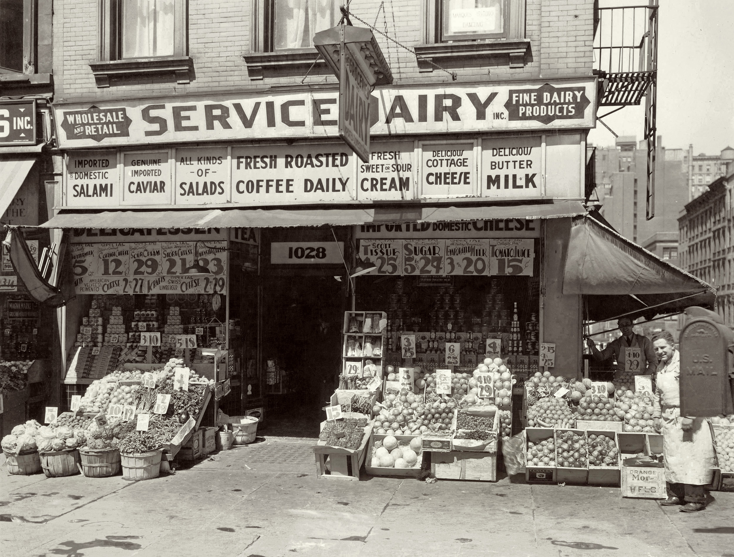 May 1, 1937, New York. Grocery at 1028 Third Avenue and 61st Street with Salvatore Campanelli far right. John J. Campanelli Collection. View full size.
