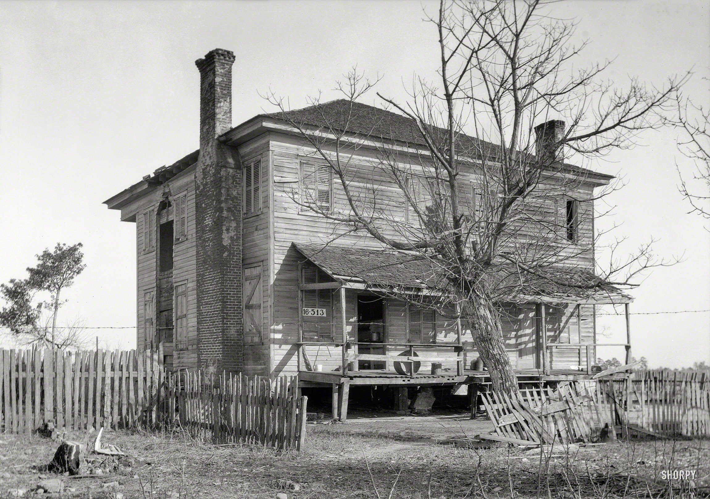 January 19, 1934. "West elevation, rear view, Hammack Plantation House, Waverly Road. Two miles from Loachapoka, Lee County, Alabama. This old plantation house is, today, just a mass of ruins. It is not occupied." Photo by W.N. Manning for the Historic American Buildings Survey. View full size.