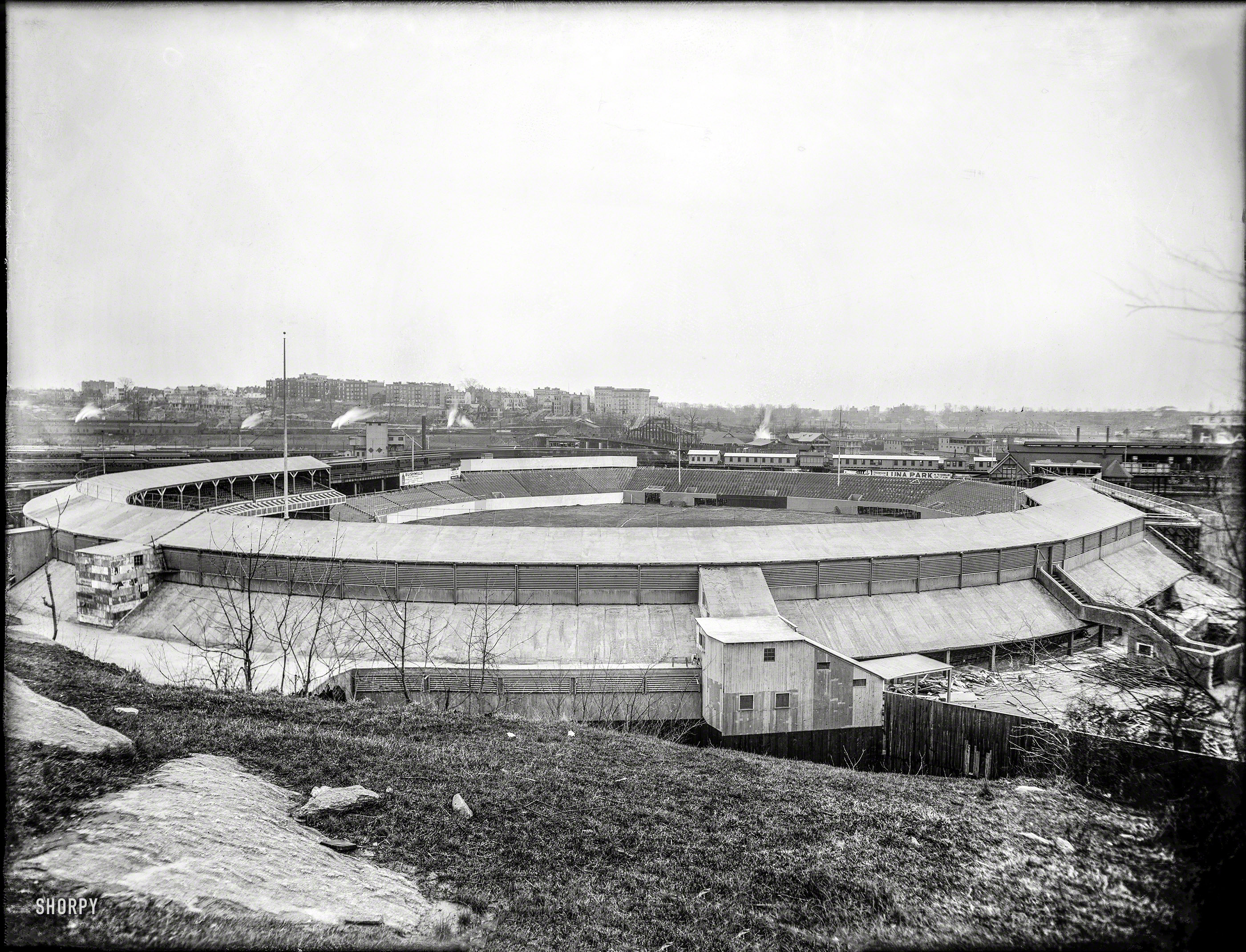 New York, 1909. "Polo Grounds, view from Coogan's Bluff (baseball)." 8x10 inch glass negative, George Grantham Bain Collection. View full size.