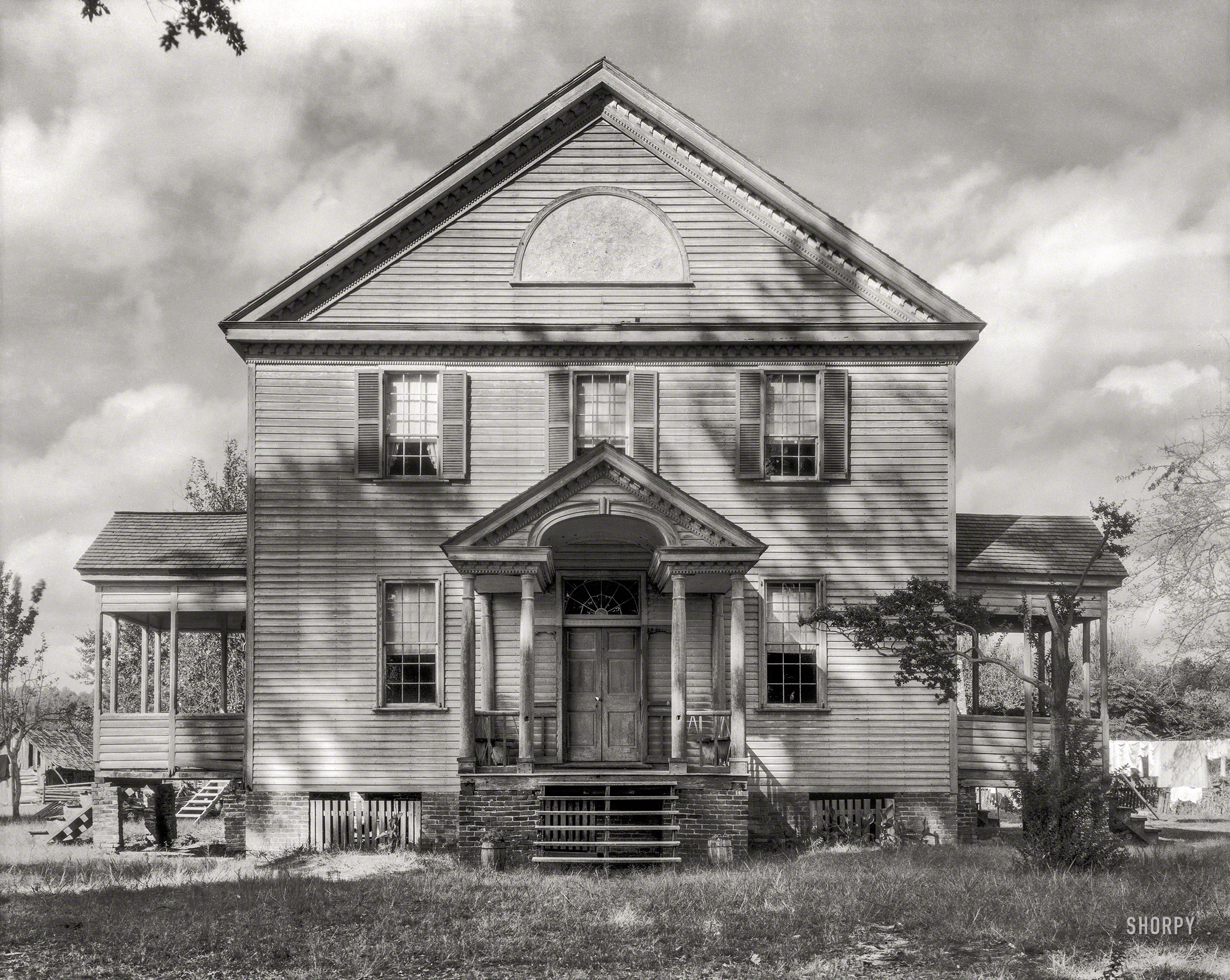 1935. "Morgan House, South Mills vicinity, Pasquotank County, North Carolina. A Regency house. Alternate title: Baxter House." 8x10 negative by Frances Benjamin Johnston, Carnegie Survey of the Architecture of the South. View full size.