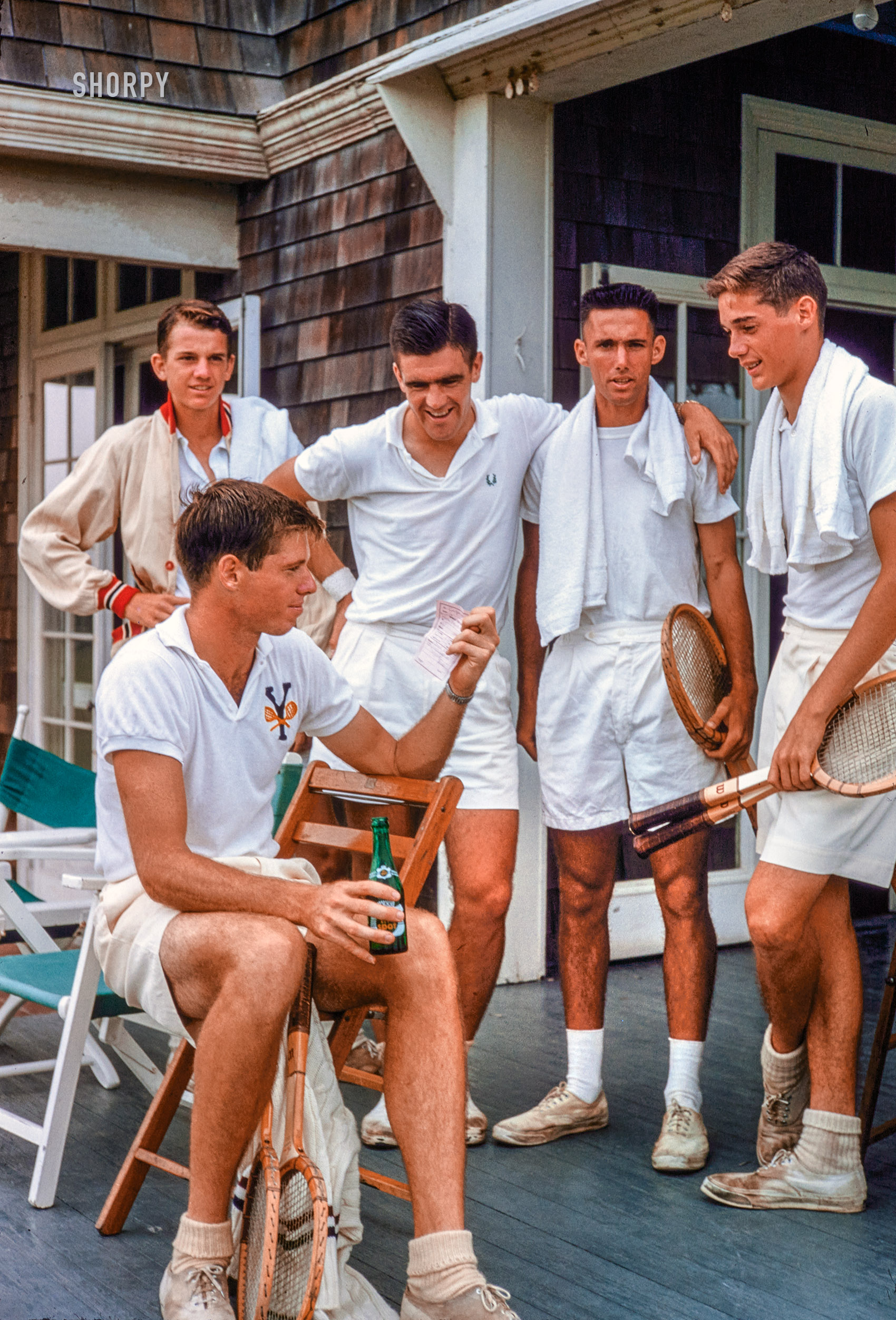 August 1955. "Tennis in the Hamptons, Long Island's chic play spot." 35mm Kodachrome by Toni Frissell for Sports Illustrated. View full size.