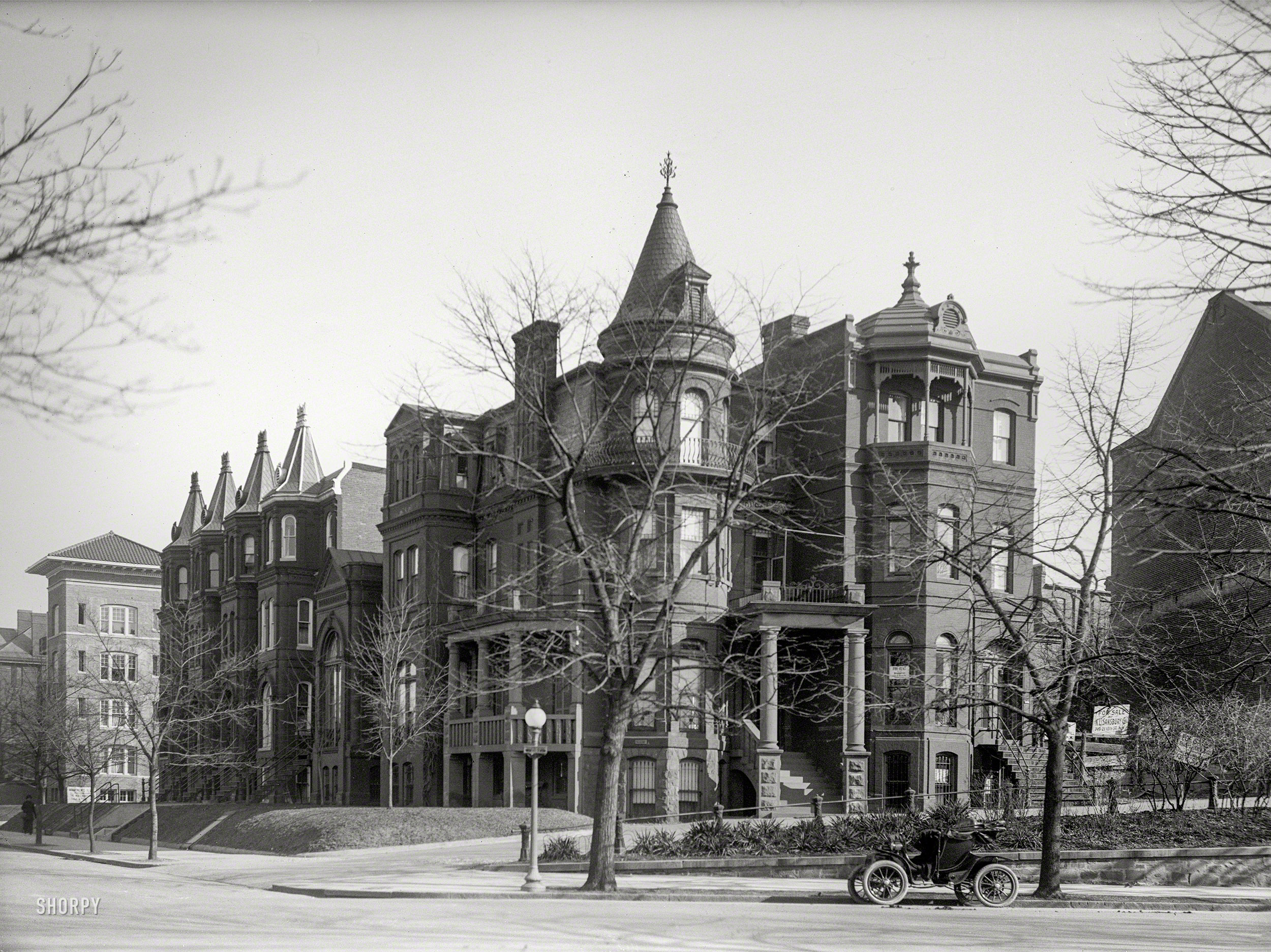 Washington, D.C., 1915. "Dr. Thomas J. Kemp residence, 15th Street and Massachusetts Avenue N.W." The doctor had been in the news by virtue of his acquittal on charges of violating the District's pharmacy laws after he prescribed and sold morphine to an alleged drug addict. View full size.