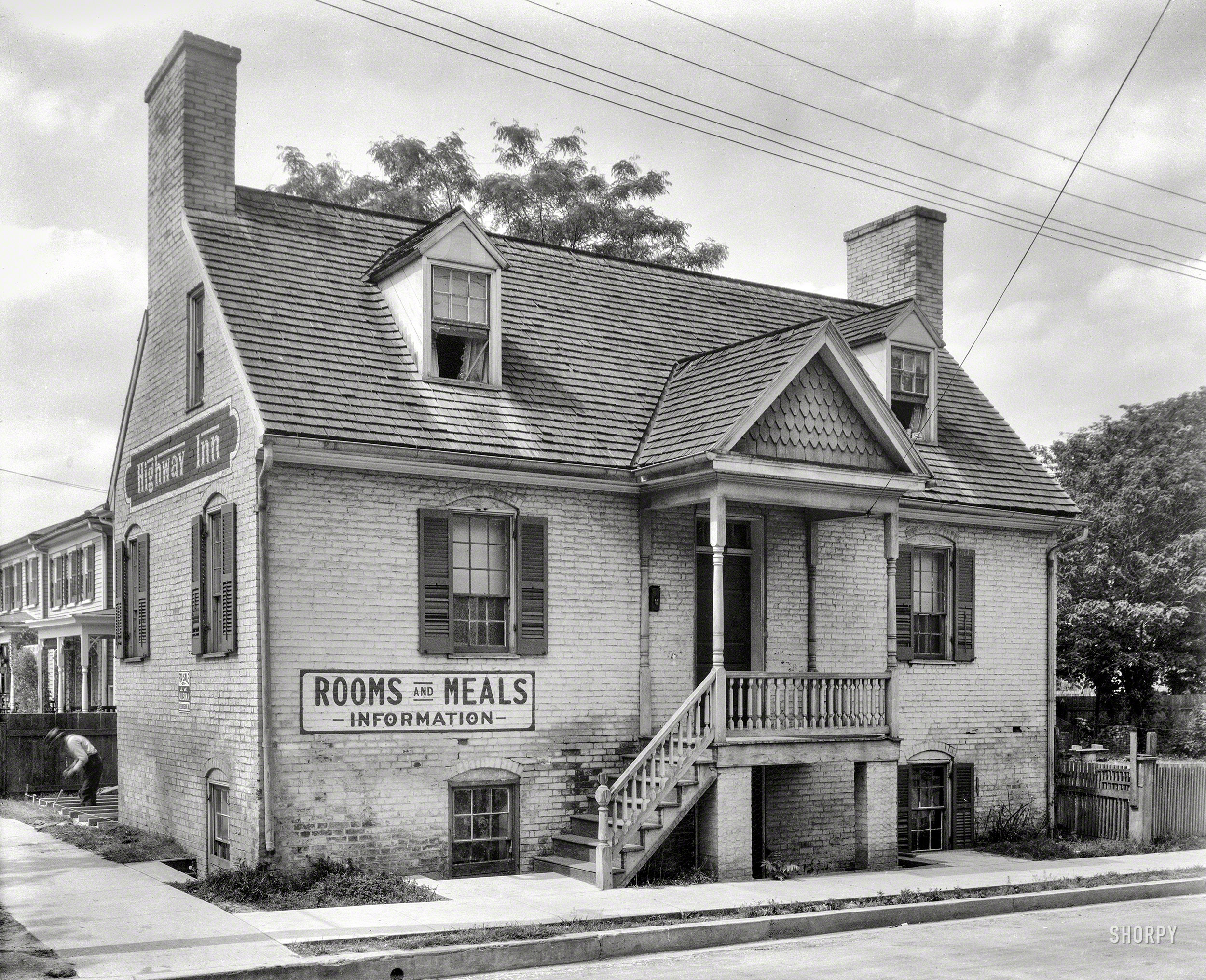 Fredericksburg, Virginia, circa 1928. "Brick house, Princess Anne Street." 8x10 inch acetate negative by Frances Benjamin Johnston. View full size.