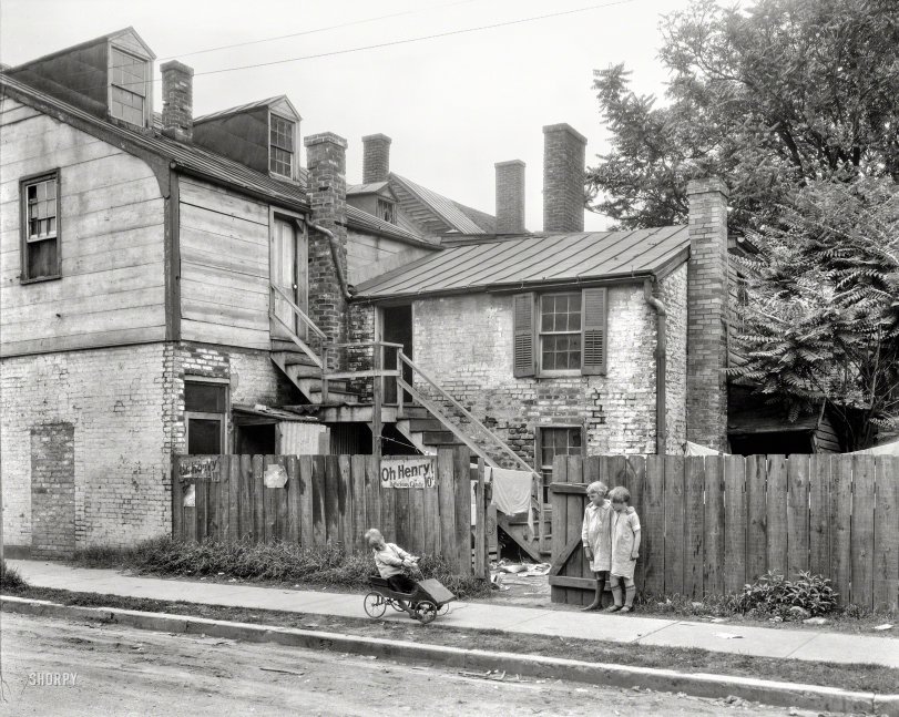 Fredericksburg, Virginia, circa 1928. "John Paul Jones House, Main Street." 8x10 inch acetate negative by Frances Benjamin Johnston. View full size.
