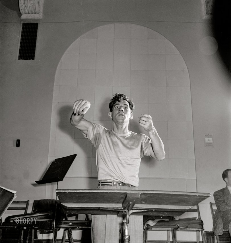 New York circa 1946. "Portrait of conductor Leonard Bernstein (1918-1990) at Carnegie Hall." Acetate negative by William P. Gottlieb. View full size.