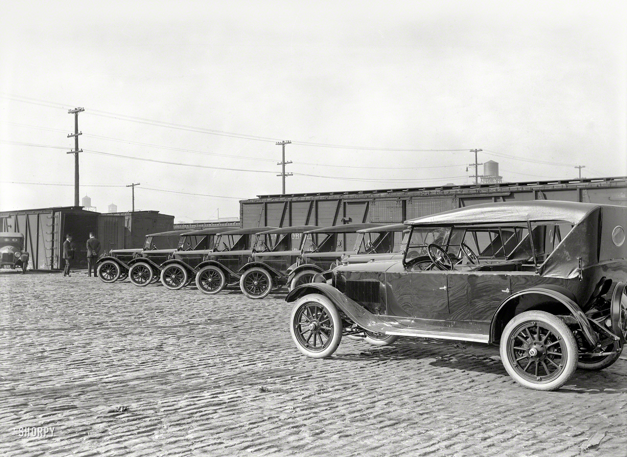 San Francisco circa 1920. "Grant Six touring cars after unloading." Latest tenants in the Shorpy Garage of Ill-Fated Phaetons. 5x7 glass negative. View full size.