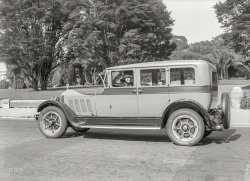 The Idling Auburn: 1928