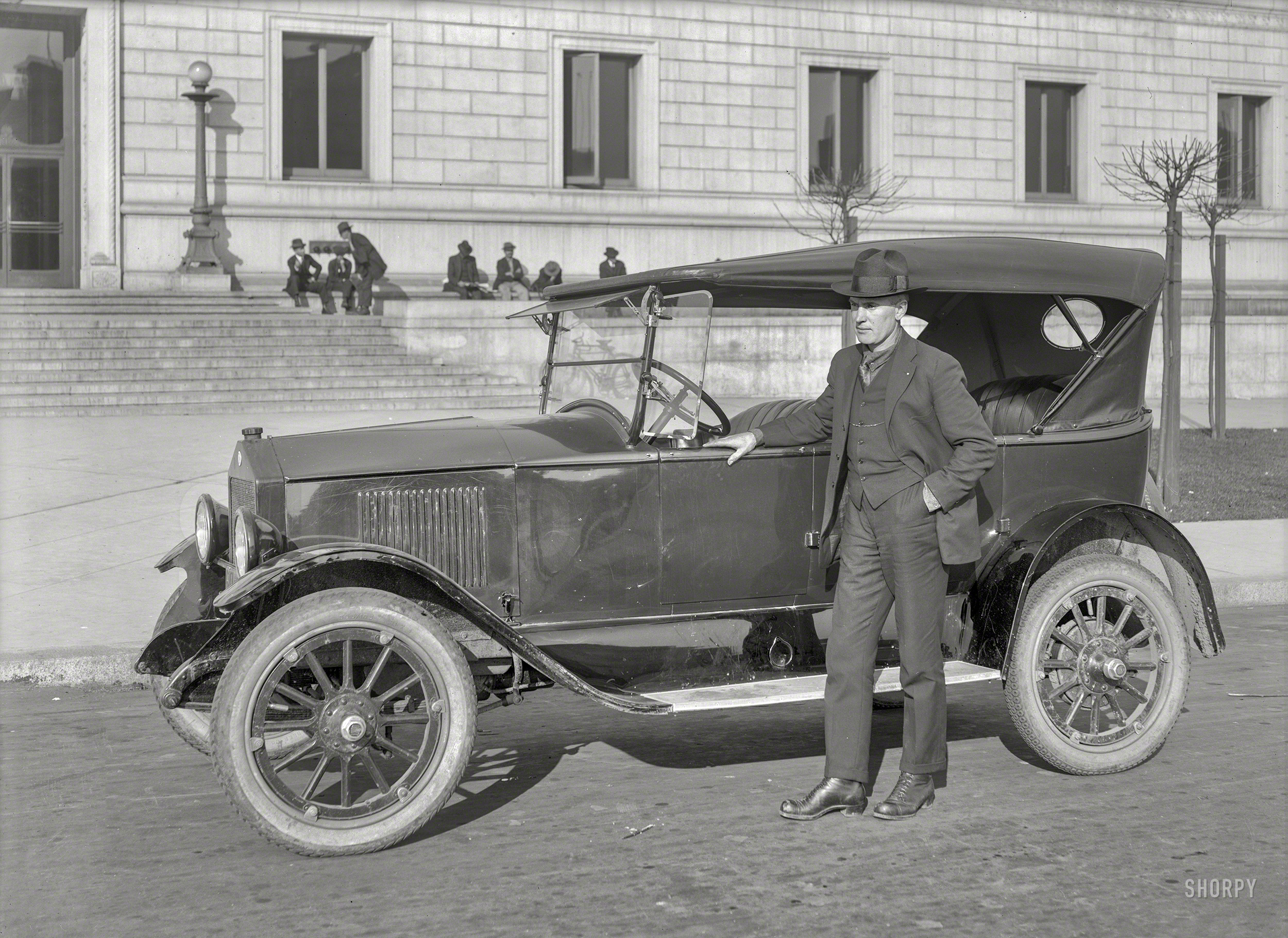 1921. "Dort touring car at San Francisco Public Library." Waiting for Marian to clock out. 5x7 glass negative by Christopher Helin. View full size.