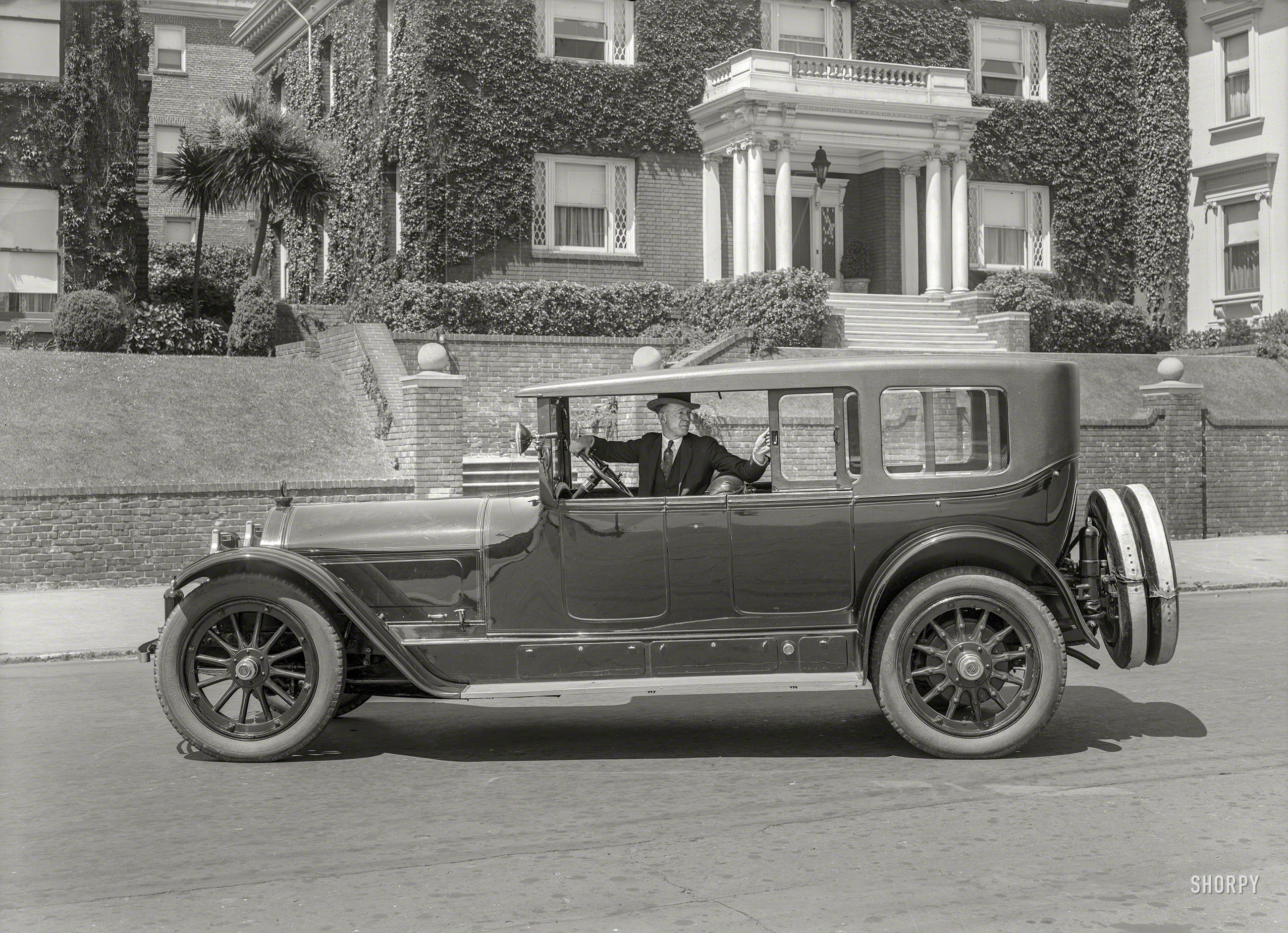 San Francisco circa 1920. "Locomobile touring sedan." An expensive open car fortified against the elements with yet another variation on the so-called "California top." 5x7 inch glass negative by Christopher Helin. View full size.