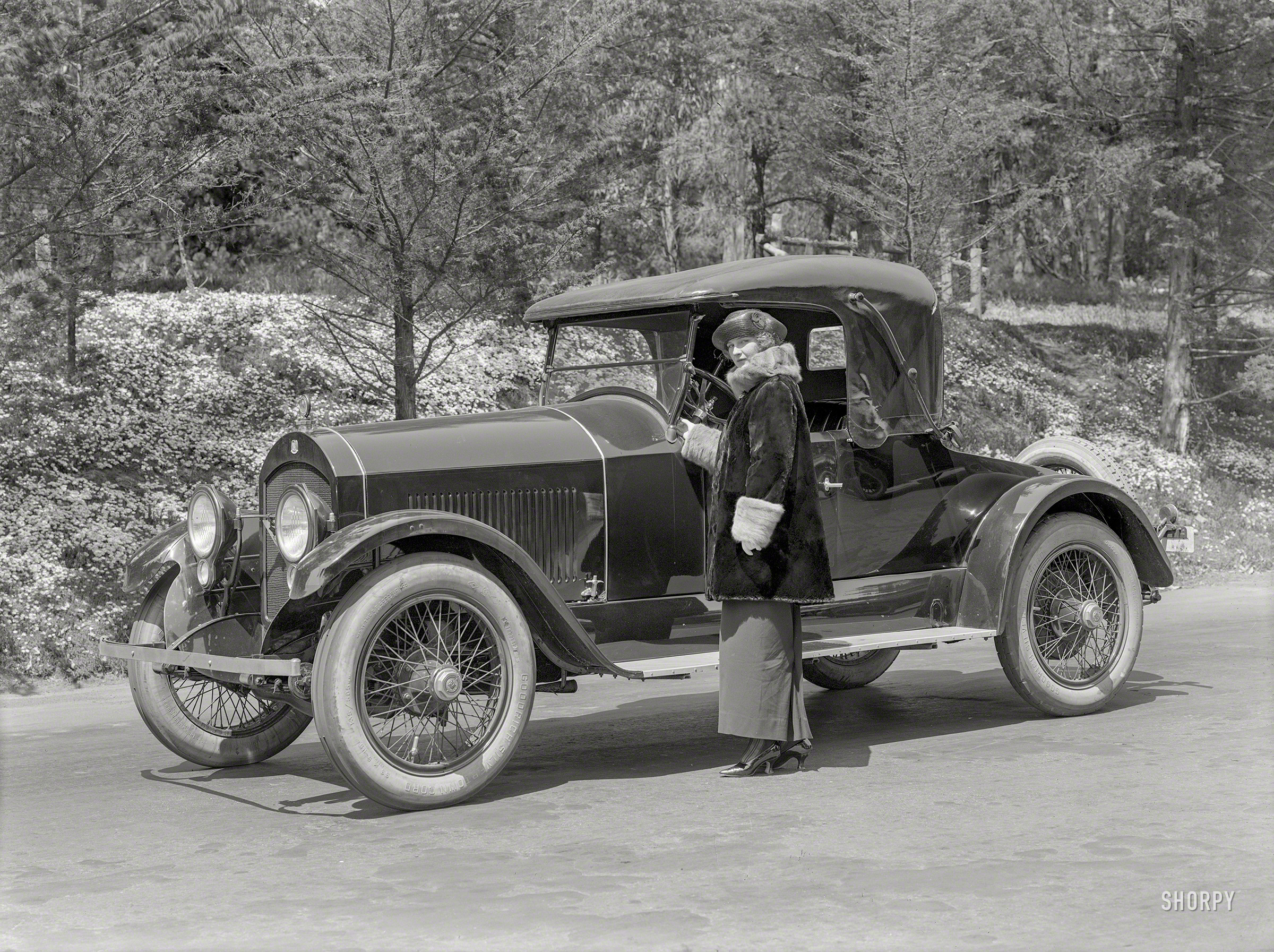 San Francisco circa 1920. "Cole Aero 8 roadster." A solid hit with this stylish miss. 5x7 glass negative by Christopher Helin. View full size.