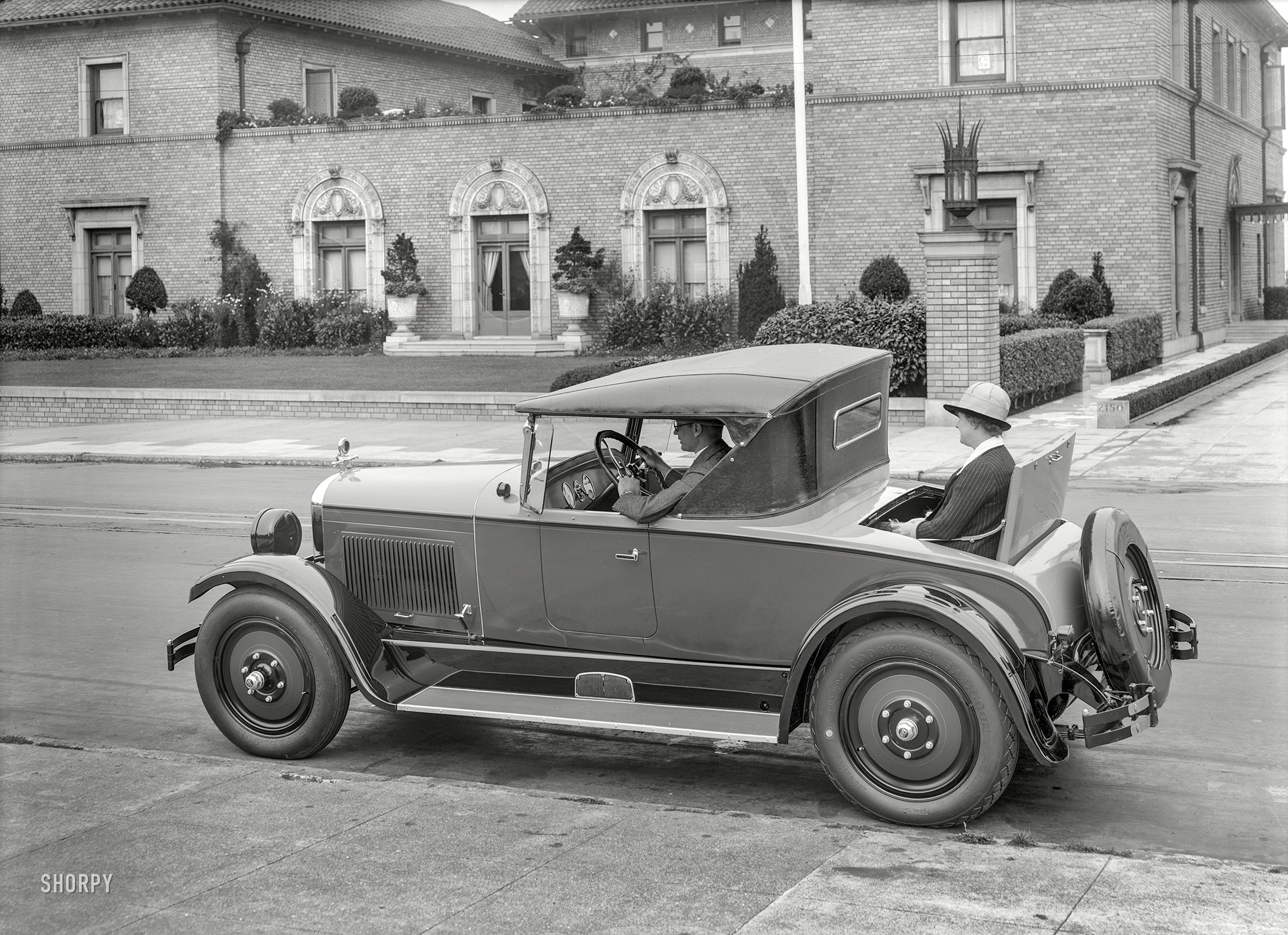 San Francisco circa 1926. "Nash Special Six rumble seat roadster at Phelan mansion." 5x7 glass negative by Christopher Helin. View full size.
