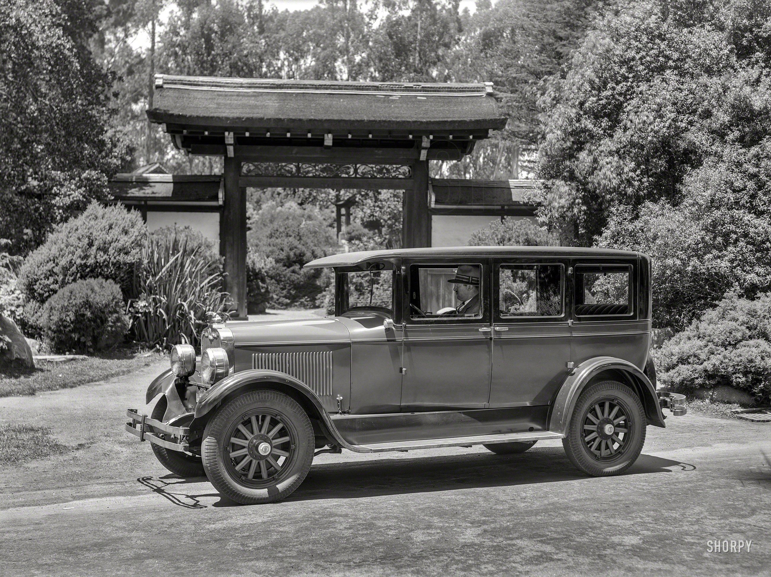 San Francisco circa 1927. "Peerless Six-90 sedan at Japanese Tea Garden, Golden Gate Park." 5x7 glass negative by Christopher Helin. View full size.
