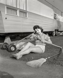 Los Angeles, 1957. "Trailer Life model." A model just waiting to get hitched? 5x7 acetate negative by Watson from the News Photo Archive. View full size.
