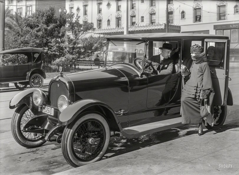 San Francisco, 1919. "Marmon Limousine on Stockton Street at Union Square between Geary & Post." 5x7 glass negative by Christopher Helin. View full size.