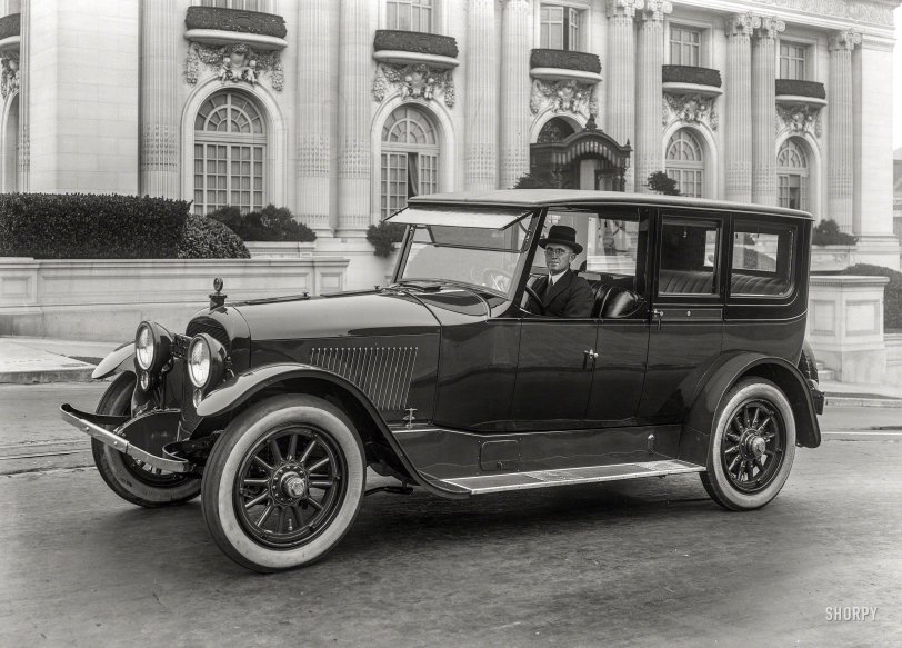 San Francisco circa 1921. "Dorris 6-80 touring sedan at Spreckels Mansion." Latest entry in the Shorpy Compendium of Cretaceous Conveyances; by 1924 the Dorris would be extinct. 5x7 glass negative by Christopher Helin. View full size.
