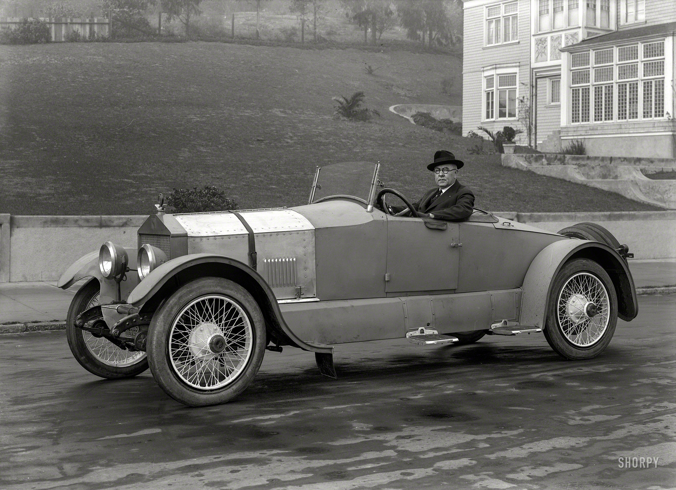 &nbsp; &nbsp; &nbsp; &nbsp; Built in Kalamazoo, Michigan, by the Barley Motor Car Co., the Roamer was marketed as "the affordable Rolls-Royce."
San Francisco circa 1921. "Roamer roadster." Today's entry on the Shorpy Chart of Chilly Chariots. 5x7 glass negative by Christopher Helin. View full size.