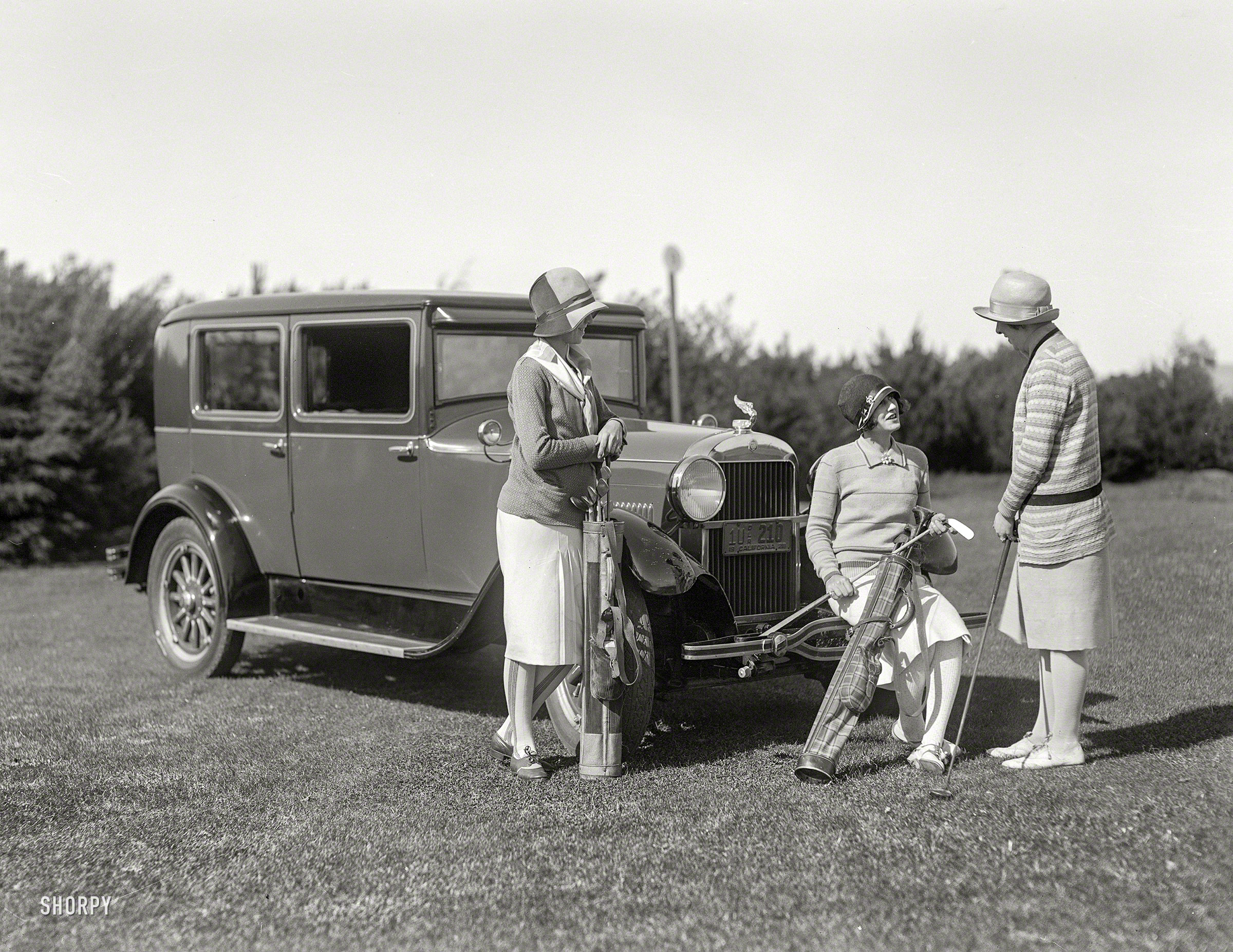 San Francisco, 1928. "Essex Super Six sedan at golf course." Topping the Shorpy Leaderboard of Fairway Phaetons. Glass negative by Chris Helin. View full size.