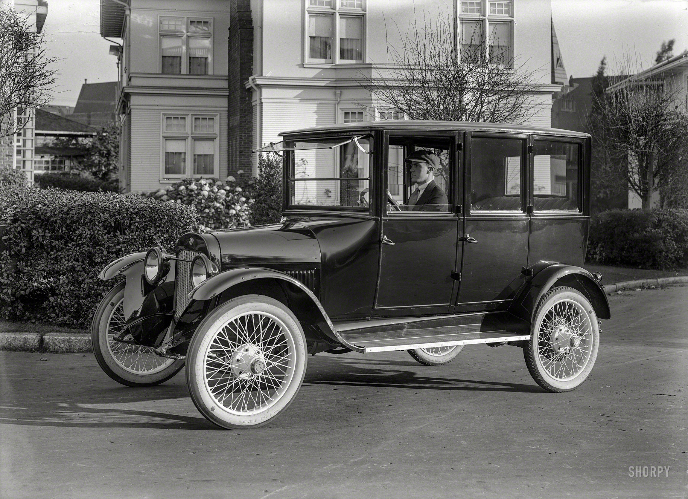 San Francisco circa 1920. "Maxwell sedan at Presidio Terrace." Angular transport for the upright motorist. 5x7 glass negative by Chris Helin. View full size.
