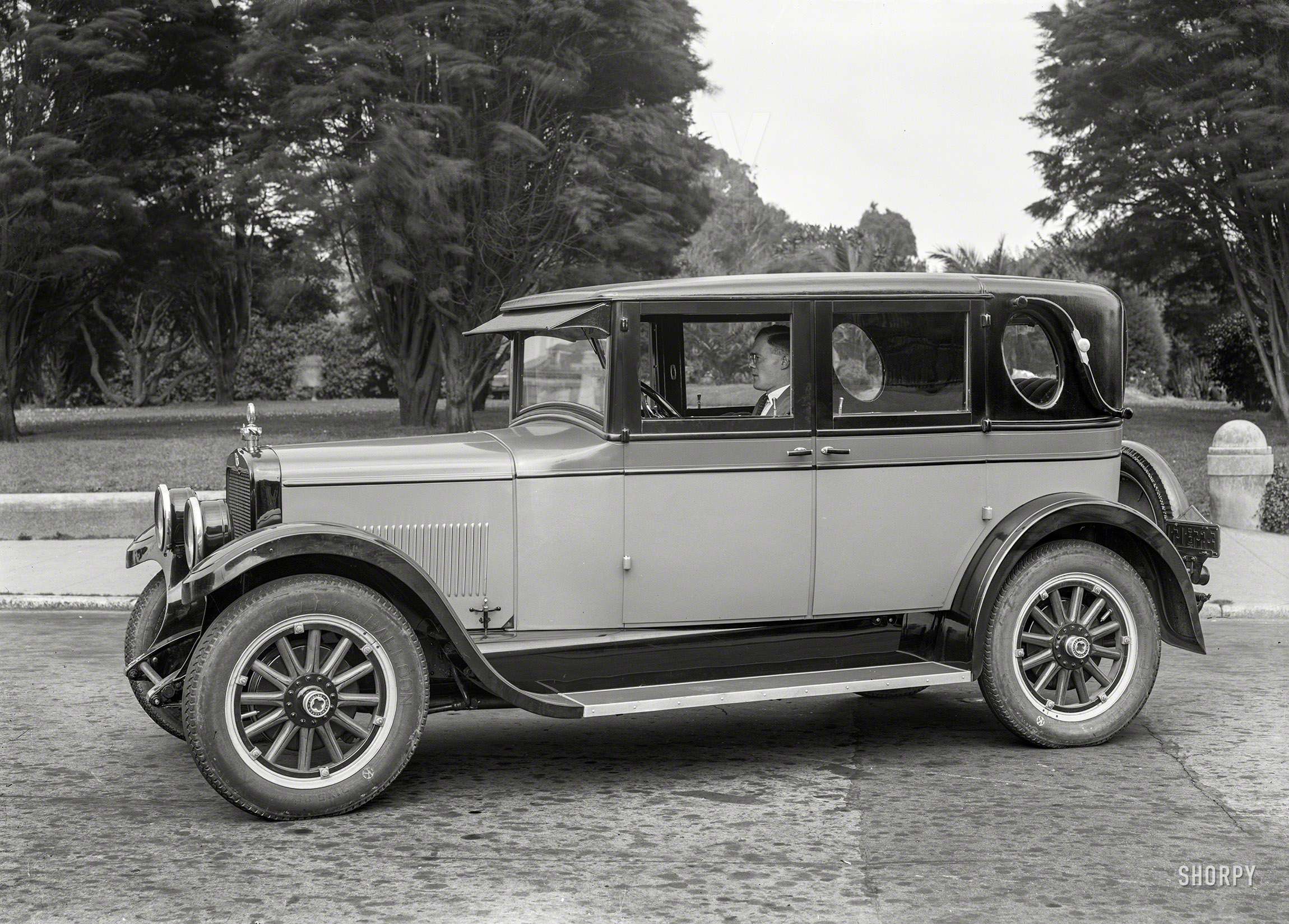 San Francisco, 1925. "Rickenbacker D-6 Coach-Brougham at Lafayette Park." Now twirling on the turntable in the Shorpy Showroom of Automotive Anachronisms. 5x7 inch glass negative by Christopher Helin. View full size.