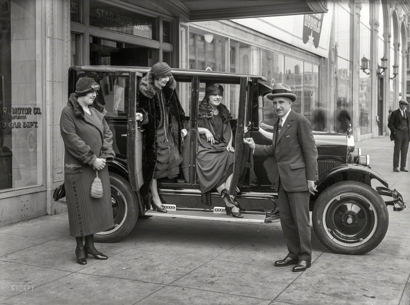 San Francisco circa 1924. "Star Car Sedan at Star Motor Co., Van Ness Avenue." Demonstrating one way to get your Star on the Walk of Fame. 5x7 inch glass negative by that automotive impresario Christopher Helin. View full size.
