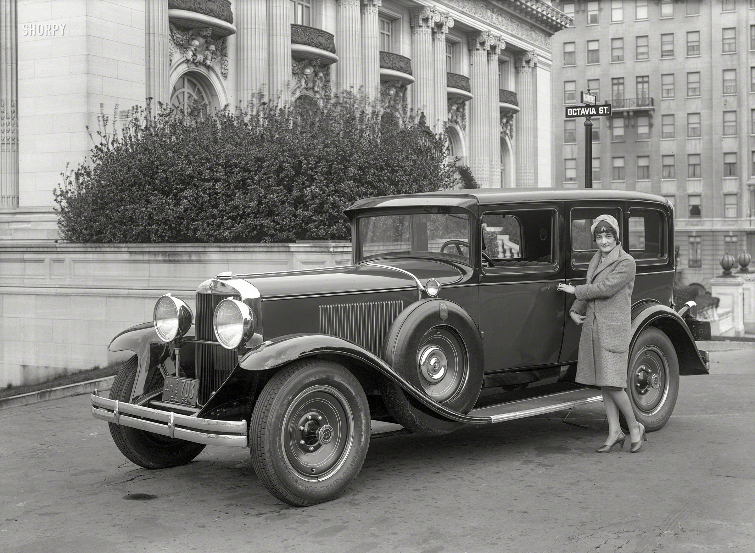 San Francisco, 1929. "Graham-Paige sedan at Spreckels Mansion, Octavia and Washington Streets." 5x7 glass negative by Christopher Helin. View full size.