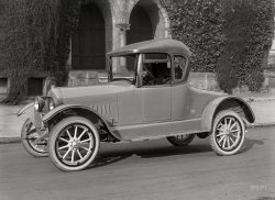 Circa 1919. "Velie two-passenger roadster at First Unitarian Church." A car whose tidy top sports window shades and curtains. 5x7 glass negative by that San Francisco chronicler of all things automotive, Christopher Helin. View full size.